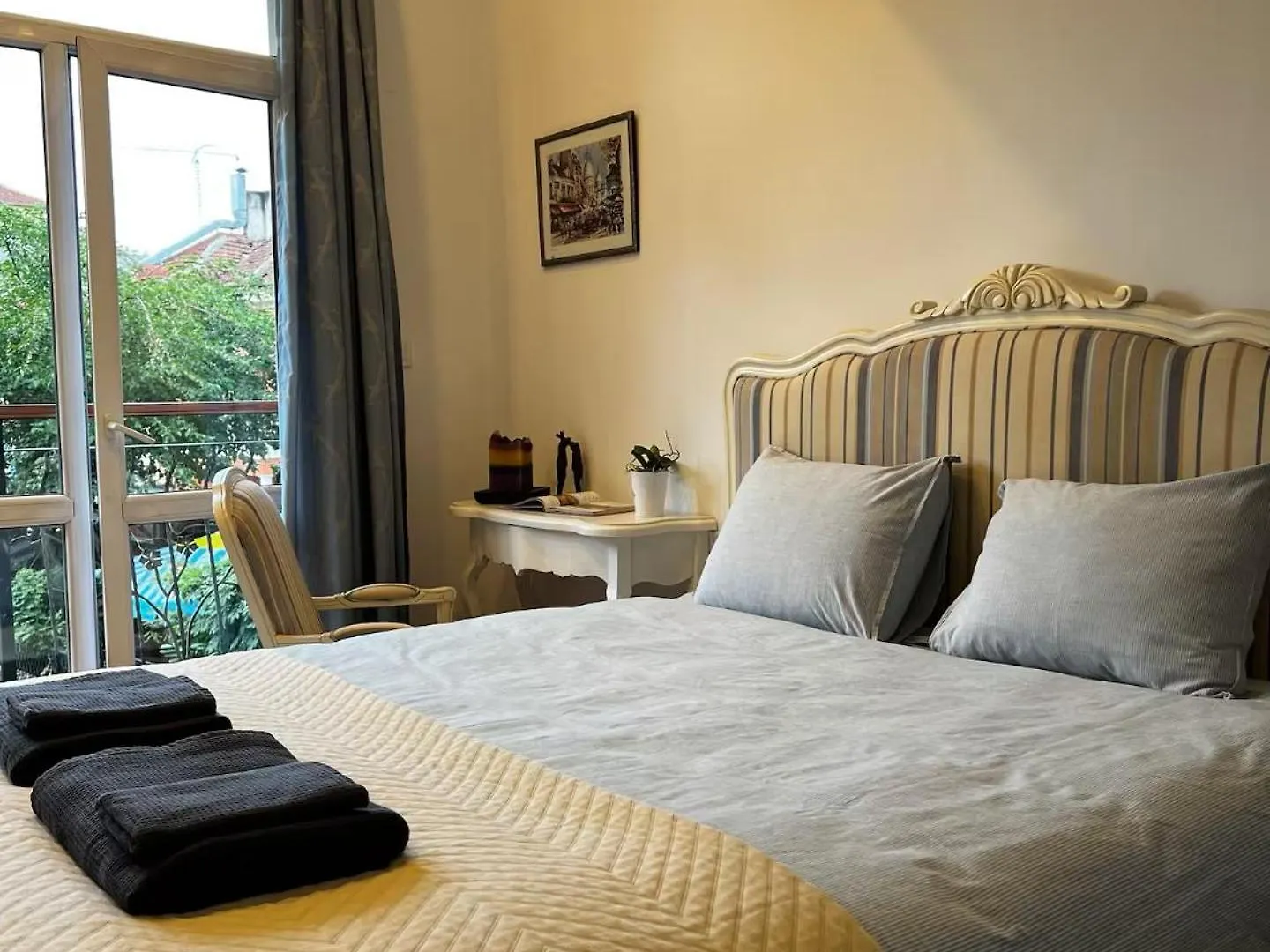 Christine\'S Apartment contacts